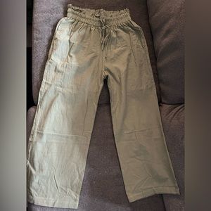 Boutique Wide Leg Ankle Length Army Green Pants - NWOT